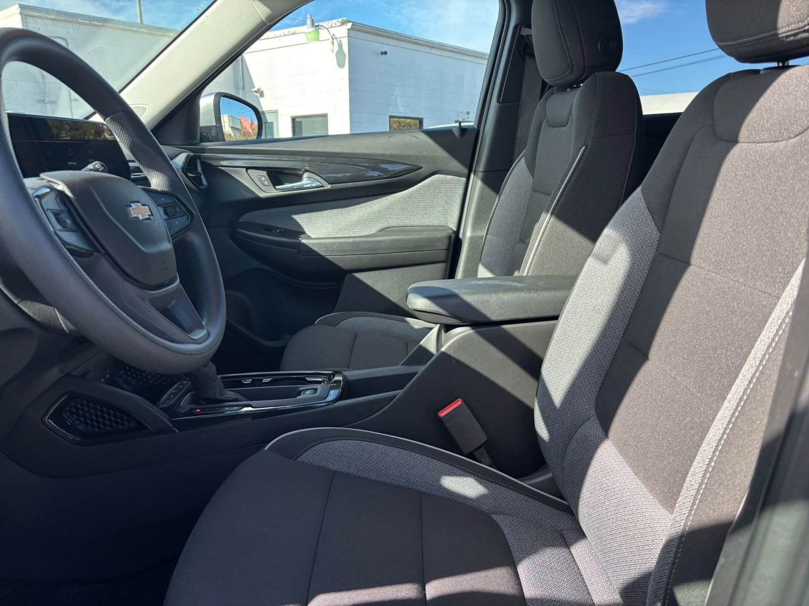 Used 2025 Chevrolet TrailBlazer LT image 24
