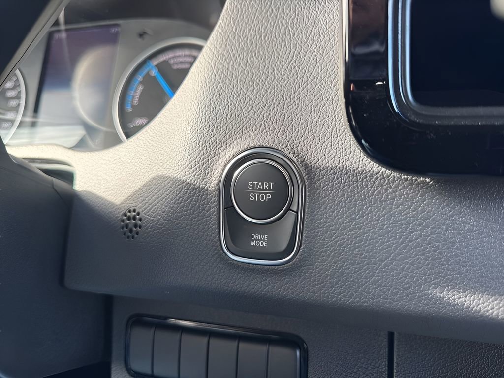 Used 2024 Mercedes-Benz eSprinter 170 Cargo image 16