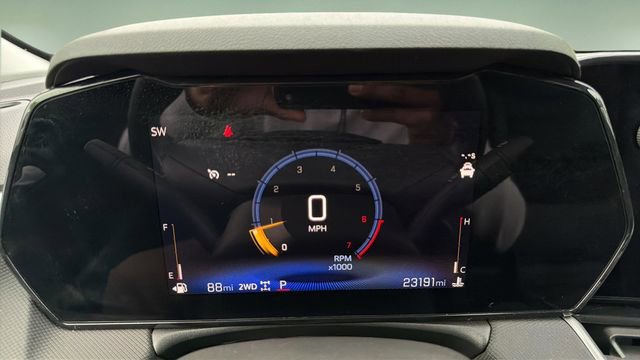 Used 2025 Chevrolet TrailBlazer LT AWD/4WD image 13