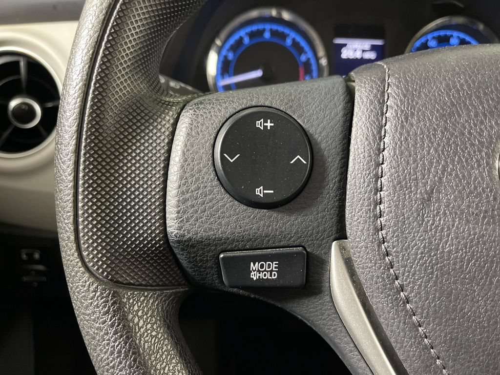 Used 2017 Toyota Corolla LE w/ Carpet Mat Package (TMS) FWD image 28