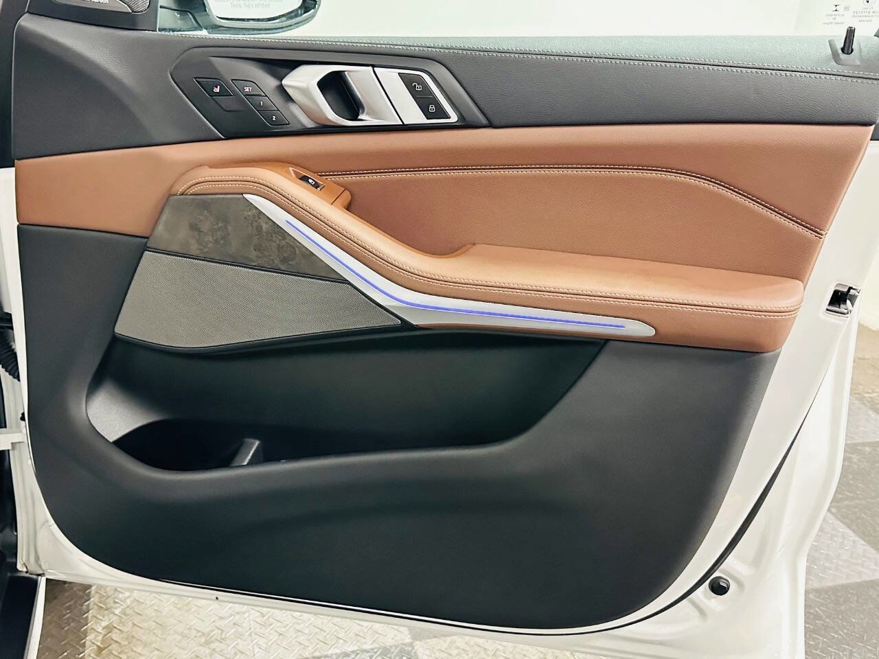 Used 2021 BMW X5 xDrive45e w/ Executive Package image 25