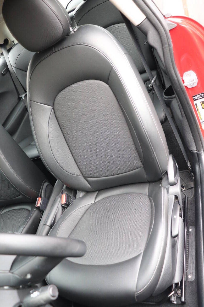 Used 2014 MINI Cooper 2-Door Hardtop FWD image 17