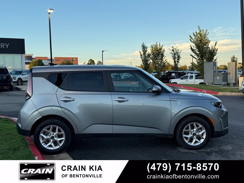 Certified 2025 Kia Soul LX w/ LX Technology Package FWD image 8