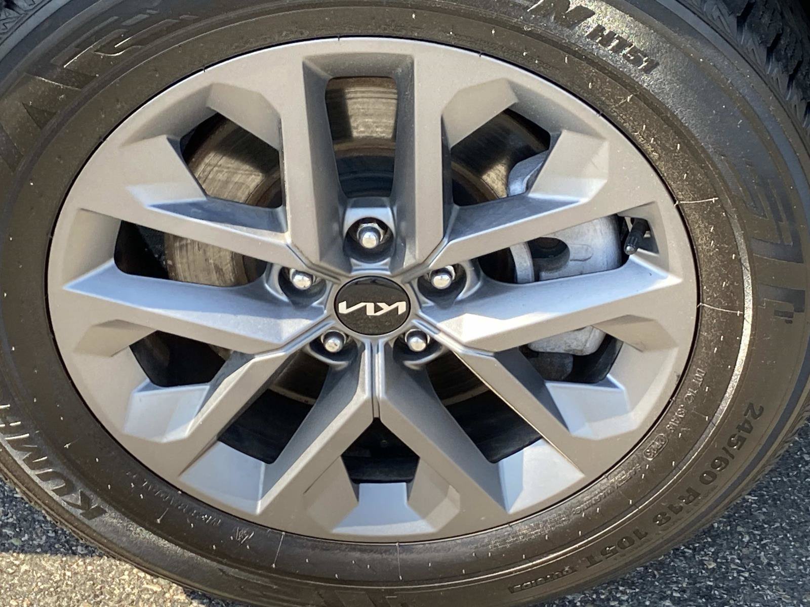 Used 2024 Kia Telluride LX AWD/4WD image 26
