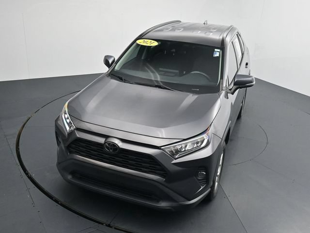 Used 2021 Toyota RAV4 XLE AWD/4WD image 21