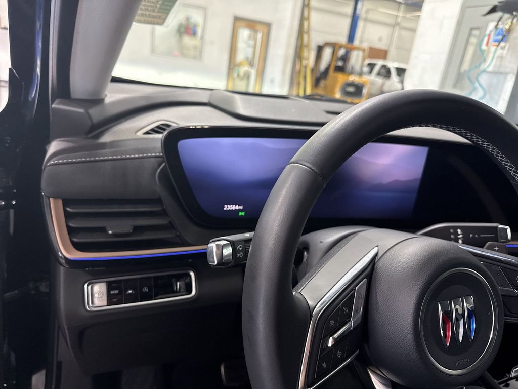 Certified 2025 Buick Envision Sport Touring image 16