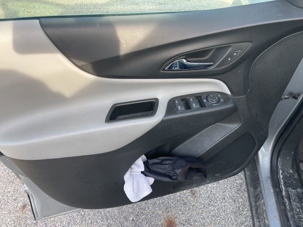 Used 2023 Chevrolet Equinox LS w/ LS Convenience Package image 21