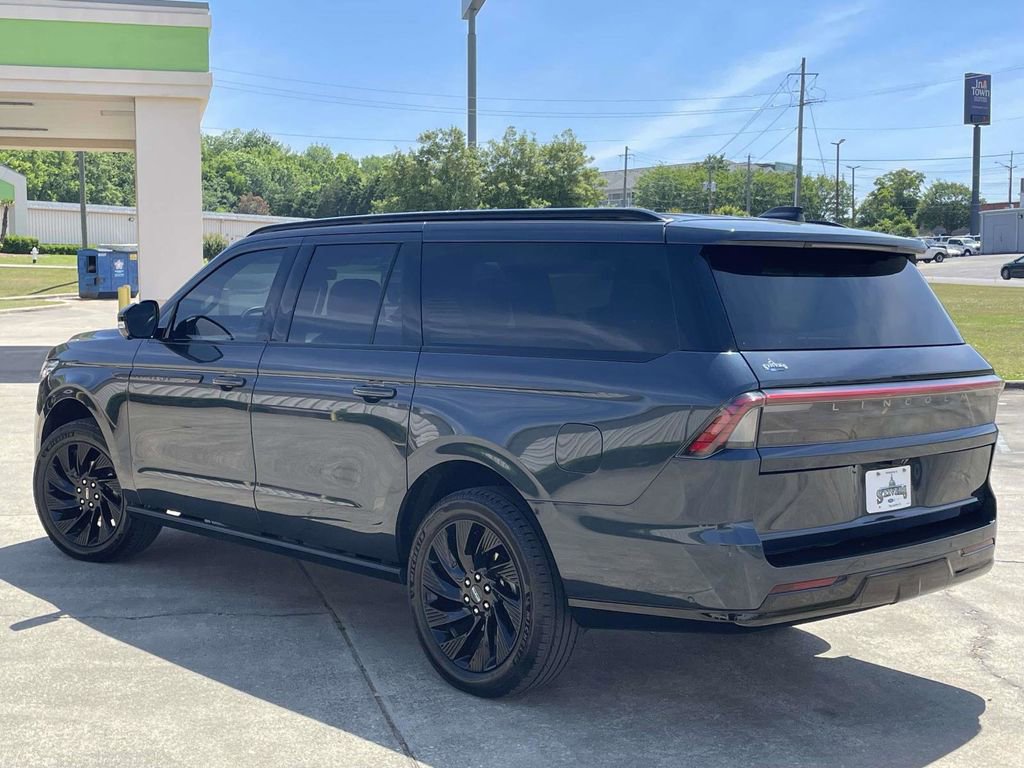 Certified 2025 Lincoln Navigator L Reserve w/ Jet Appearance Package AWD/4WD image 5