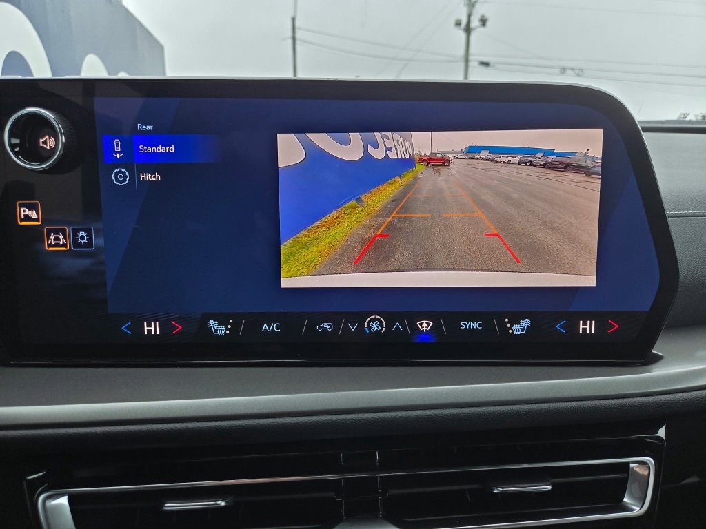 New 2026 Chevrolet Traverse LT w/ LPO, Floor Liner Package image 9