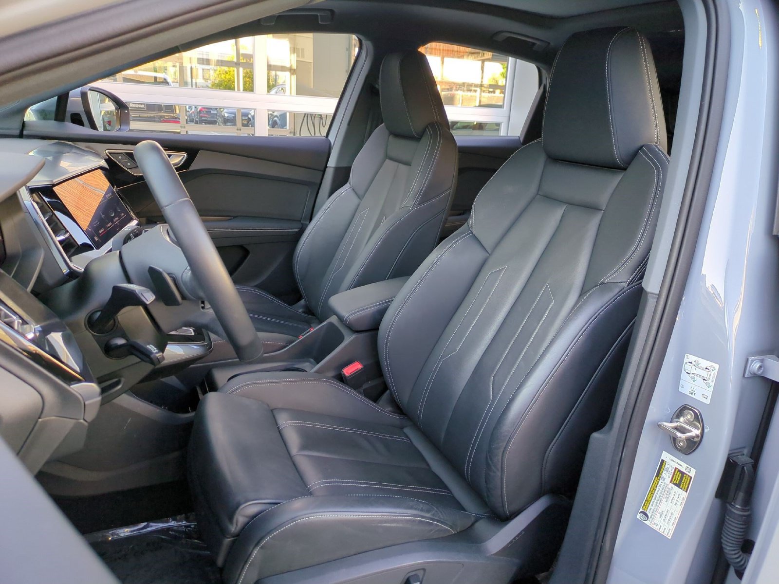Used 2024 Audi Q4 e-tron Premium w/ Convenience Package AWD/4WD image 29