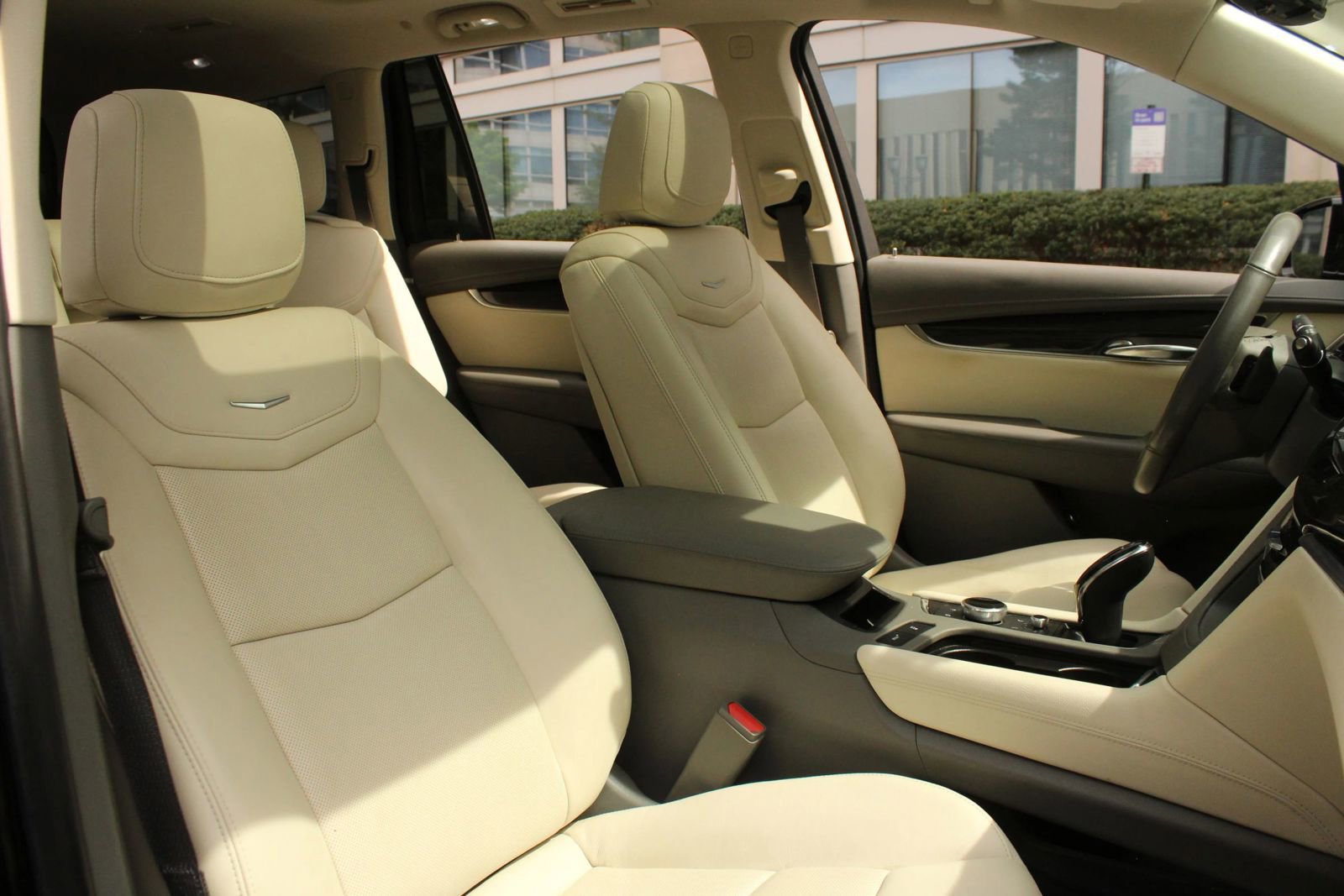 Used 2021 Cadillac XT6 Premium Luxury FWD image 30