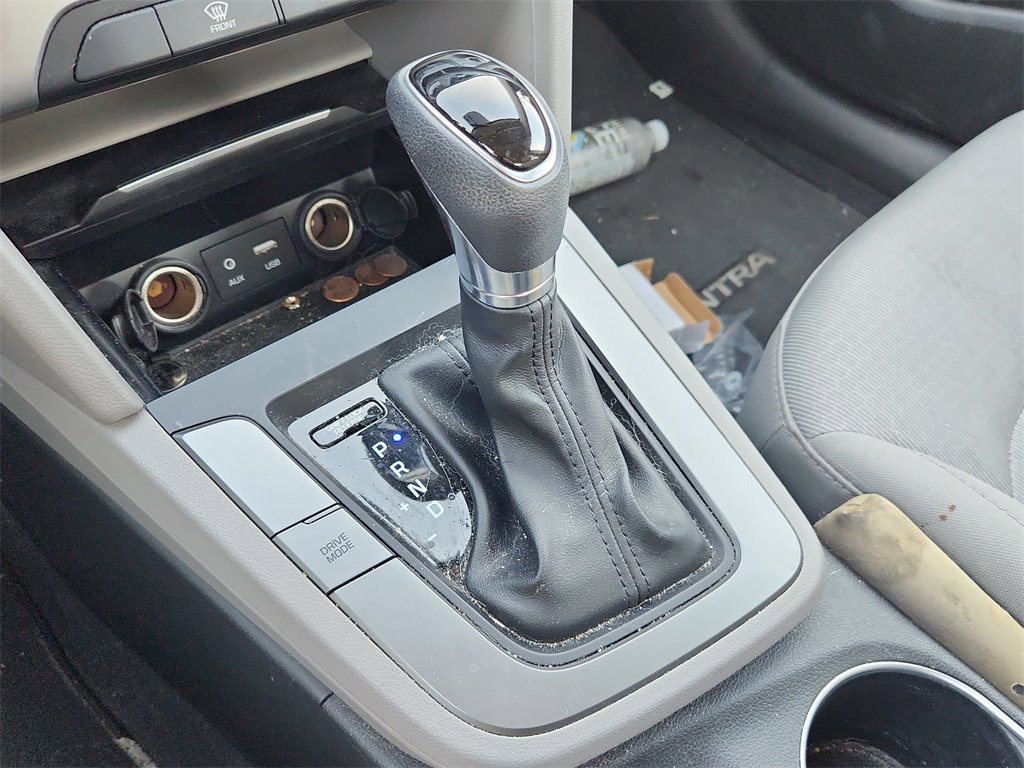 Used 2017 Hyundai Elantra SE image 21