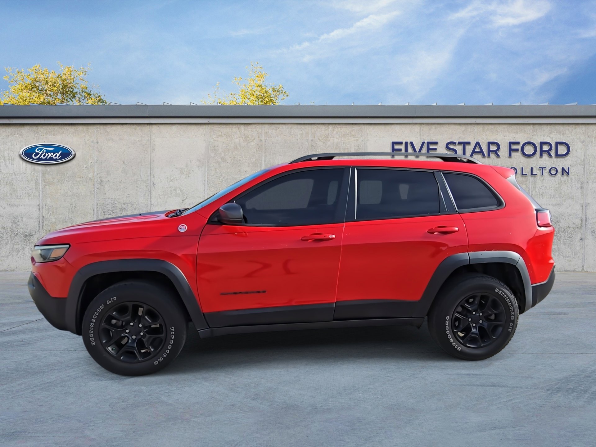 Used 2019 Jeep Cherokee Trailhawk w/ Trailer Tow Group image 5