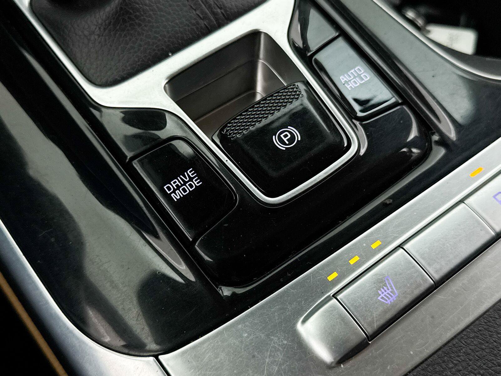 Used 2023 Kia Carnival EX FWD image 9