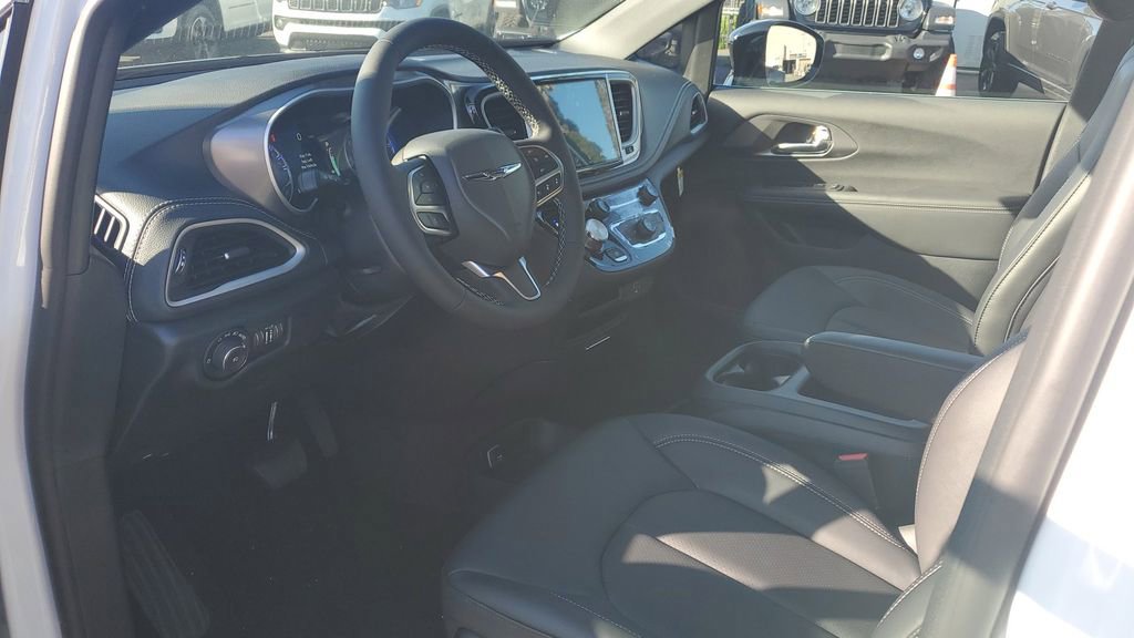 New 2026 Chrysler Pacifica Select image 19