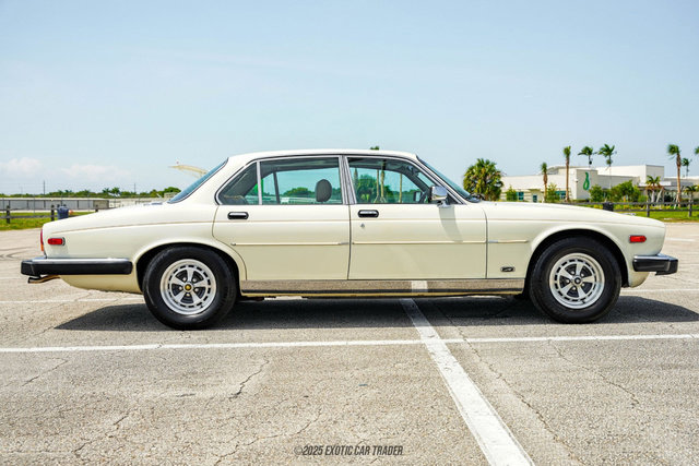 Used 1987 Jaguar XJ6 RWD image 9