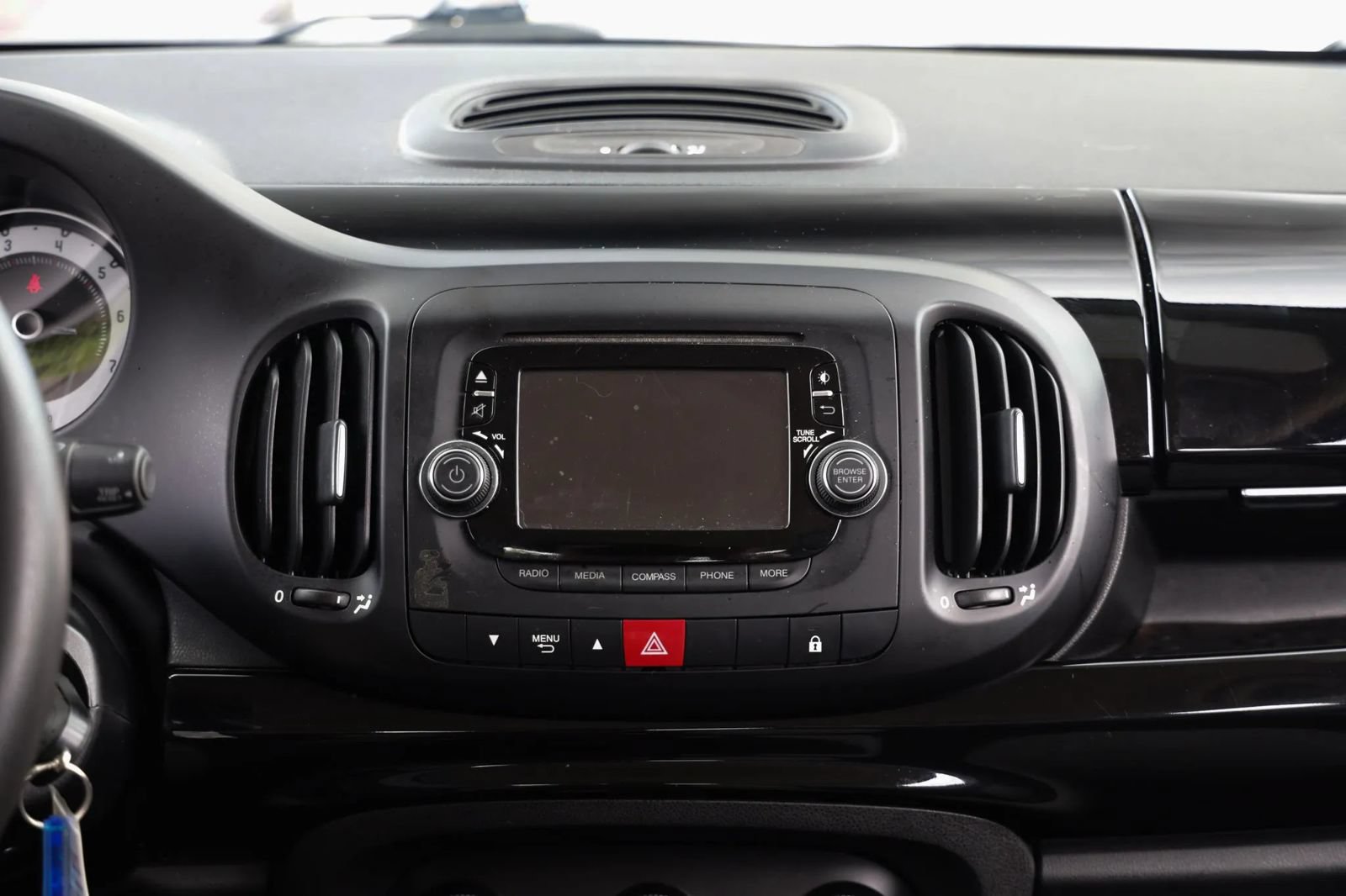 Used 2016 FIAT 500L Pop FWD image 31