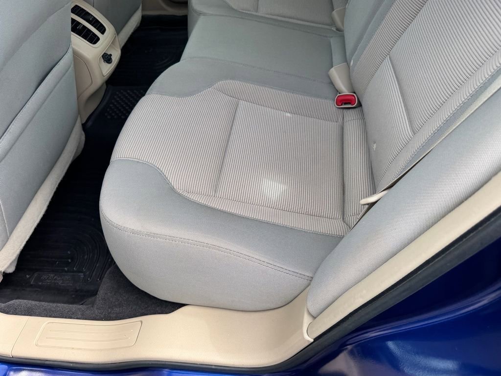 Used 2015 Ford Taurus SEL FWD image 9