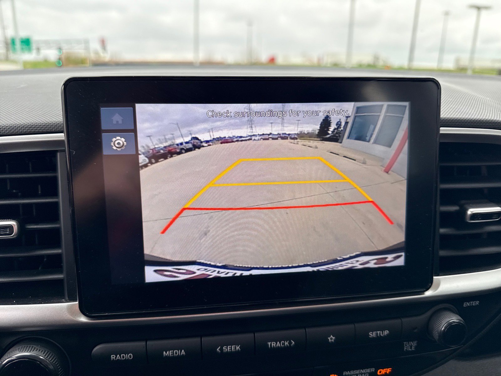 Used 2025 Hyundai Venue SEL FWD image 24