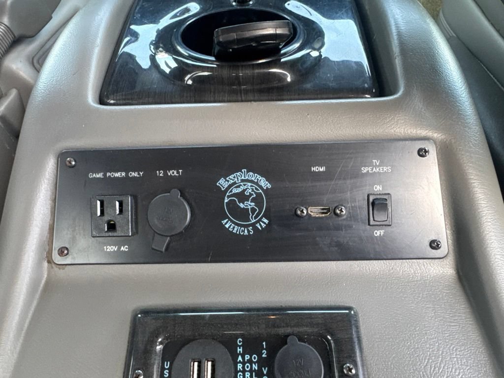 Used 2016 Chevrolet Express 2500 RWD image 26