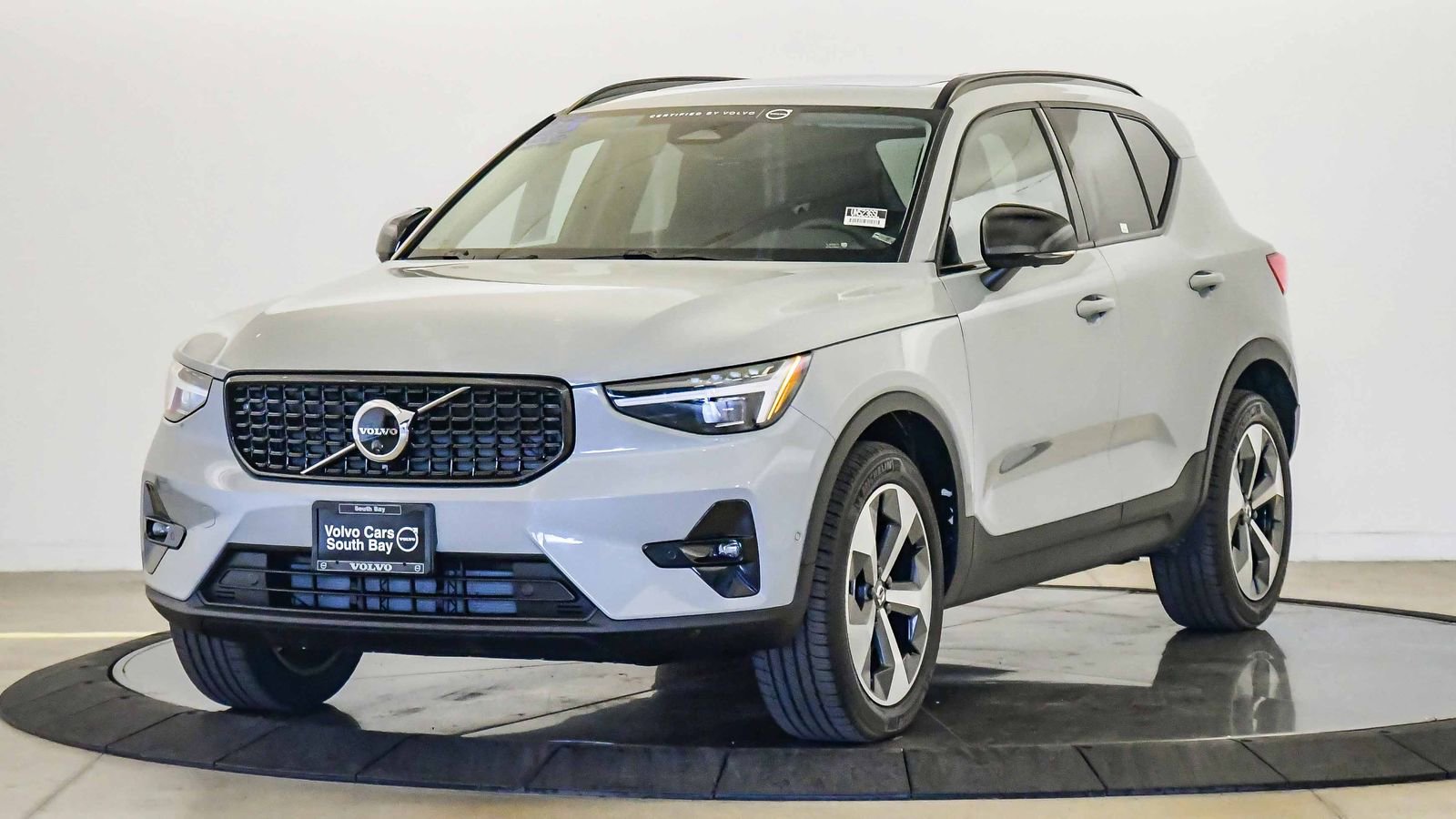 Certified 2025 Volvo XC40 B5 Plus w/ Protection Package Premier