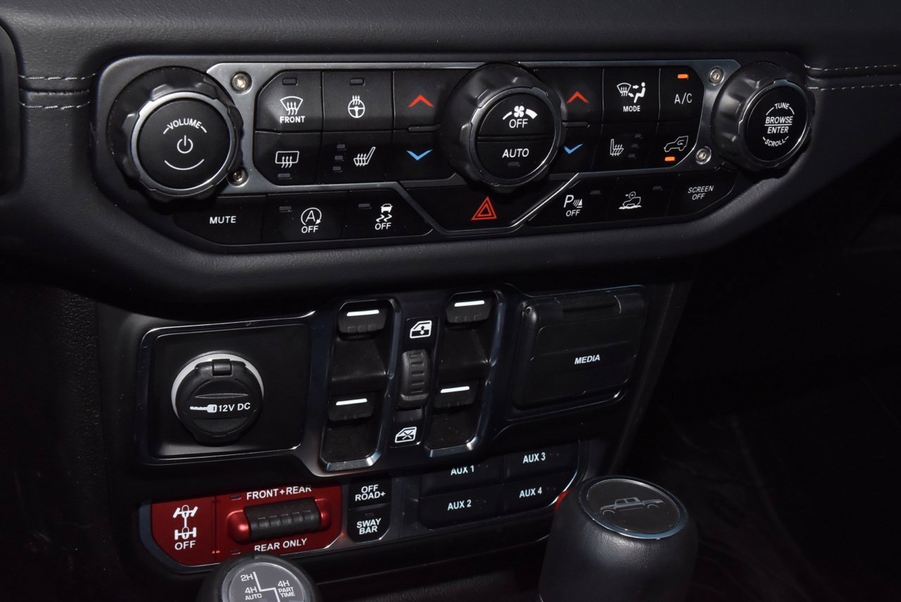 Used 2025 Jeep Gladiator Rubicon AWD/4WD image 30