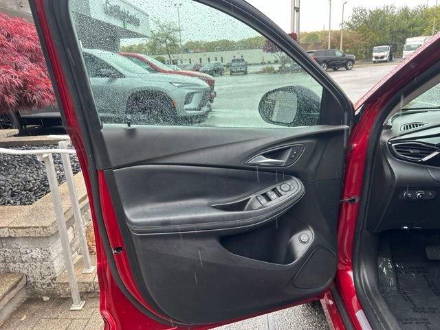 Used 2021 Buick Encore GX Select w/ Sport Touring Package AWD/4WD image 9