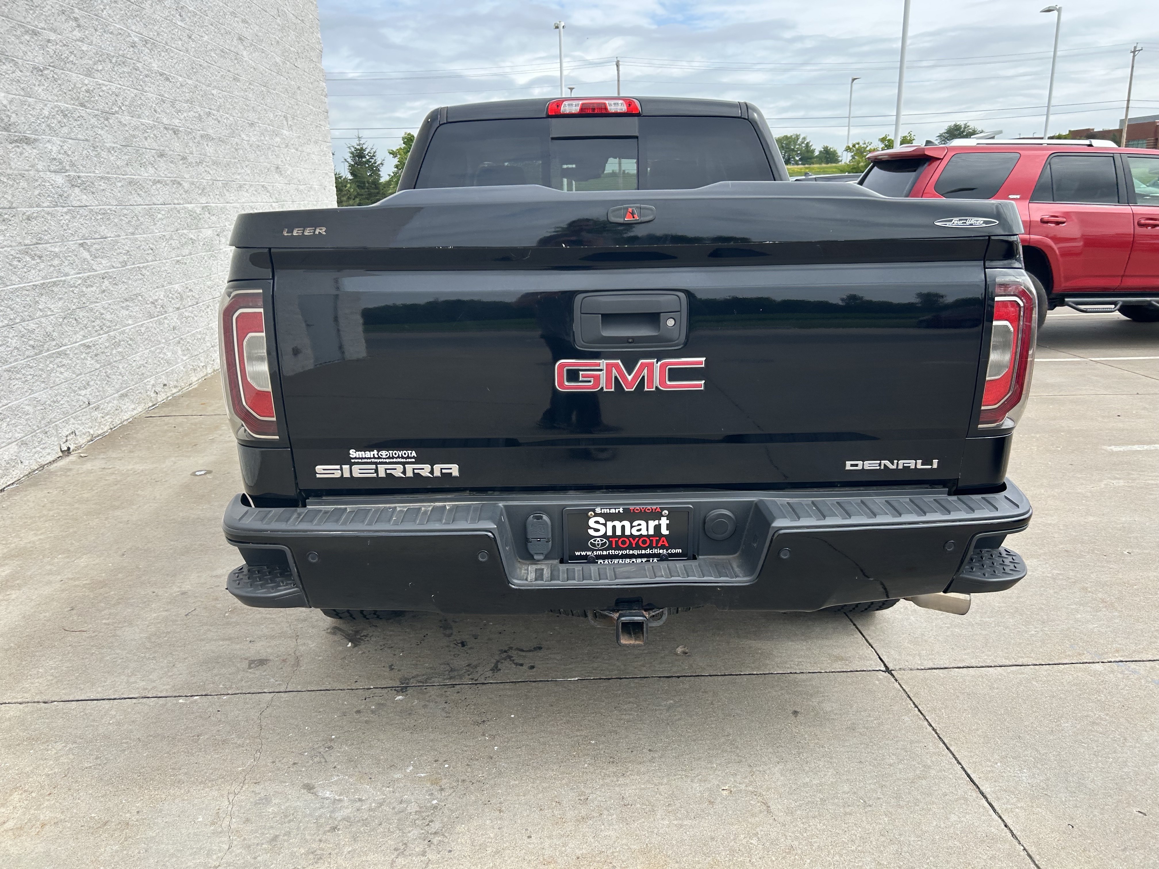 Used 2017 GMC Sierra 1500 Denali w/ Denali Ultimate Package AWD/4WD image 5