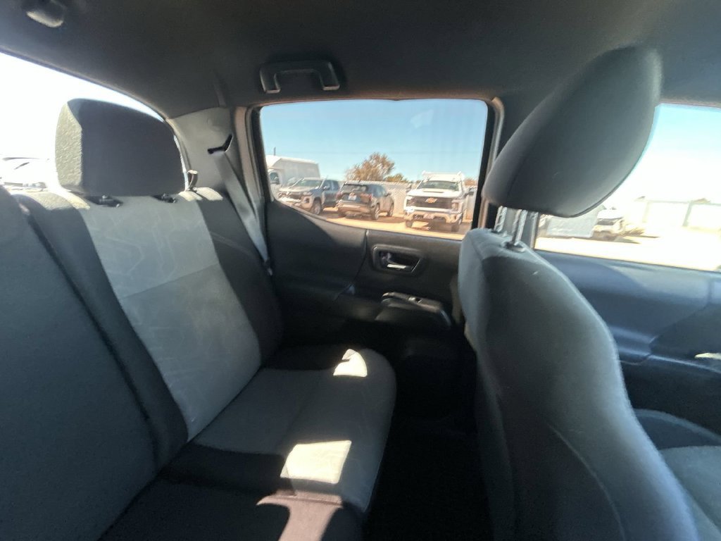 Used 2022 Toyota Tacoma TRD Sport w/ Technology Package RWD image 7