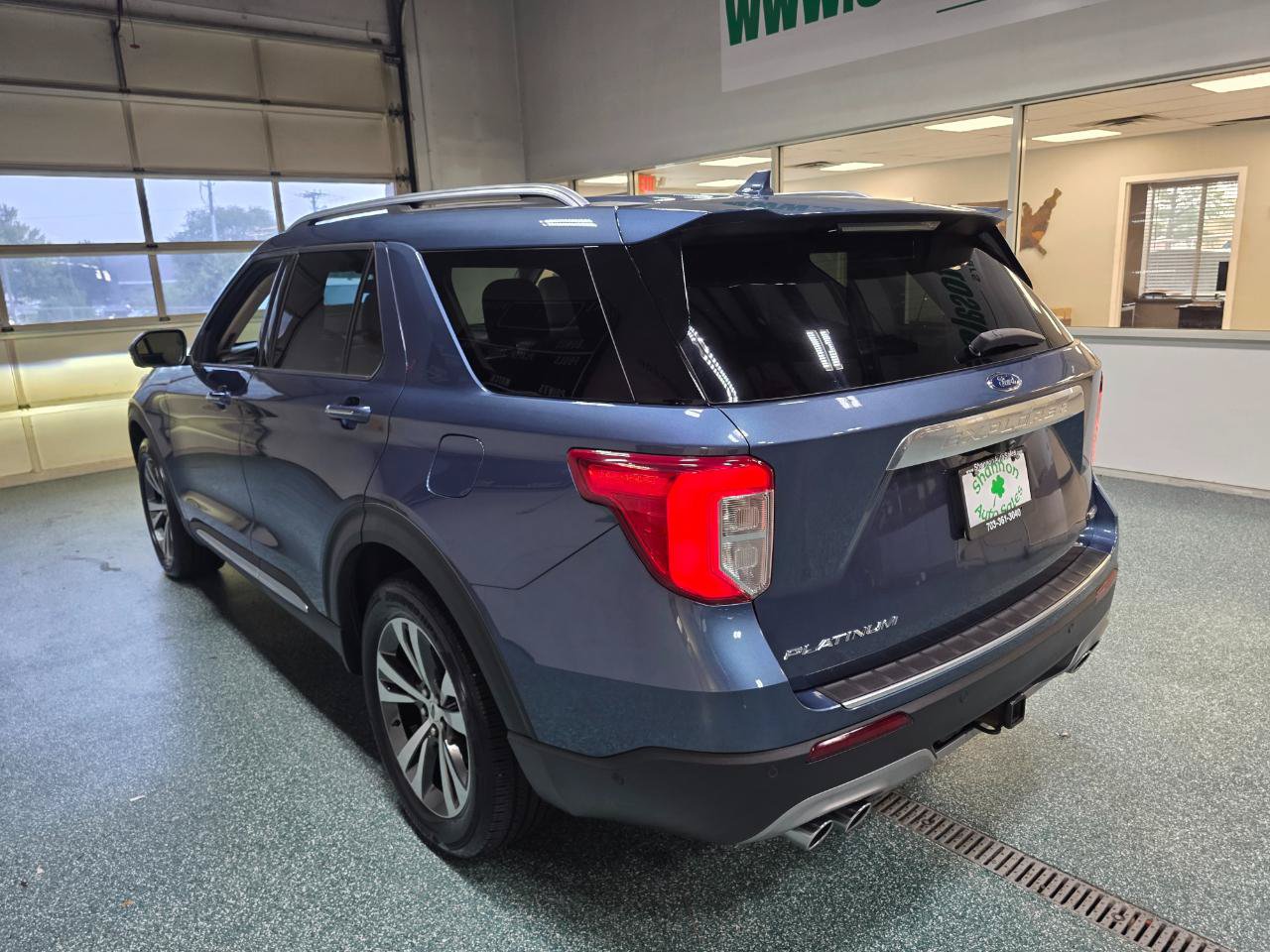 Used 2020 Ford Explorer Platinum w/ Premium Technology Package AWD/4WD image 8