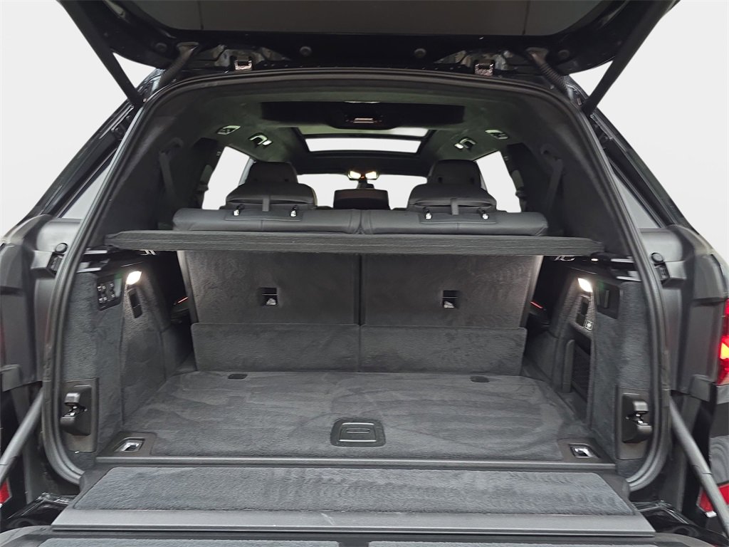 Used 2019 BMW X7 xDrive50i w/ M Sport Package image 16