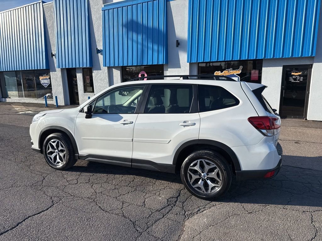 Used 2022 Subaru Forester Premium image 13