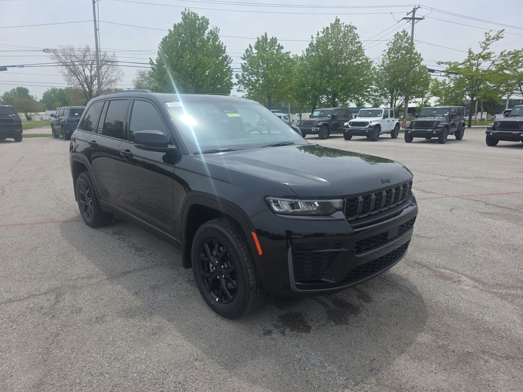 New 2026 Jeep Grand Cherokee Altitude AWD/4WD image 3