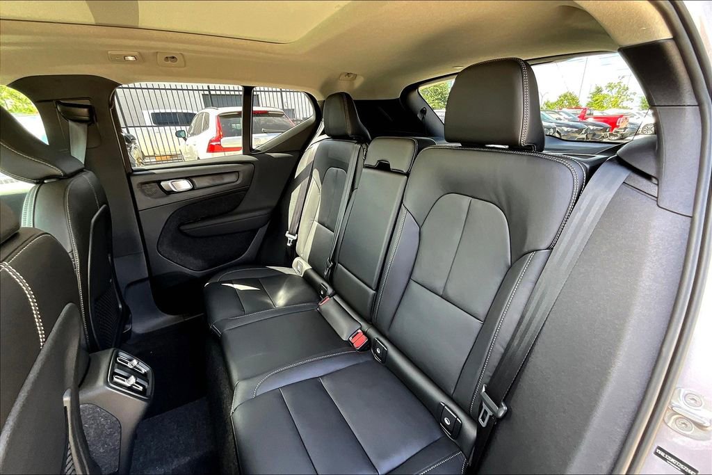 New 2026 Volvo XC40 B5 Ultra w/ Protection Package Premier image 19