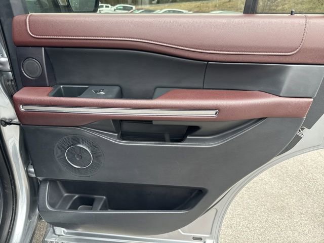 Used 2024 Ford Expedition Limited image 11