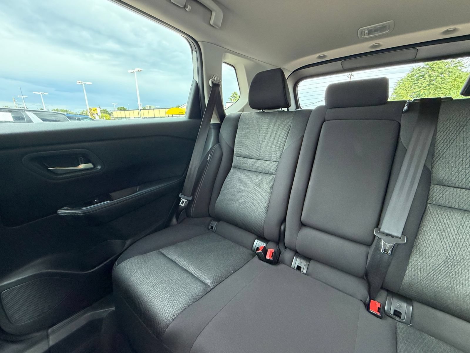 Used 2025 Nissan Rogue SV AWD/4WD image 40