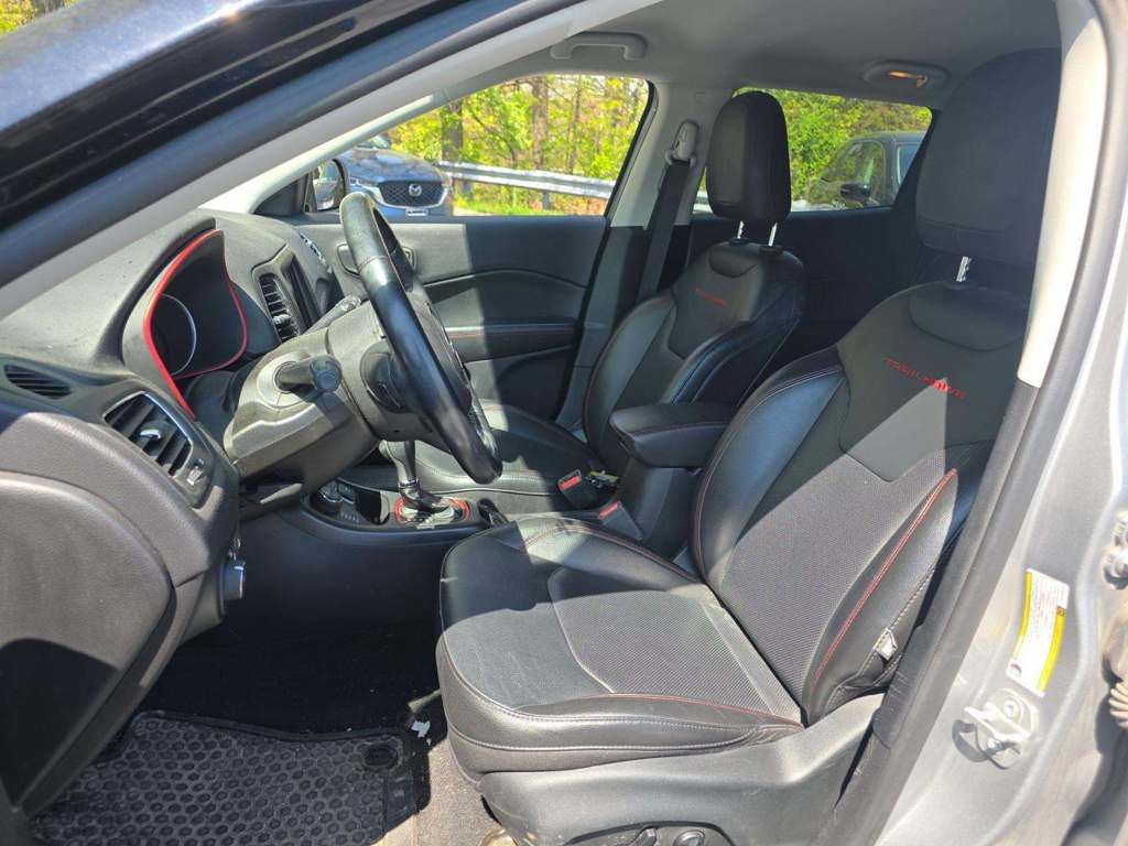 Used 2020 Jeep Compass Trailhawk w/ Leather Interior Group AWD/4WD image 5