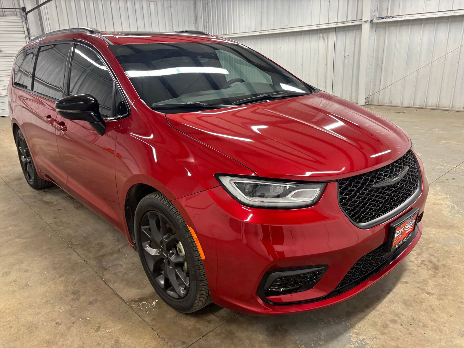 Used 2025 Chrysler Pacifica Limited