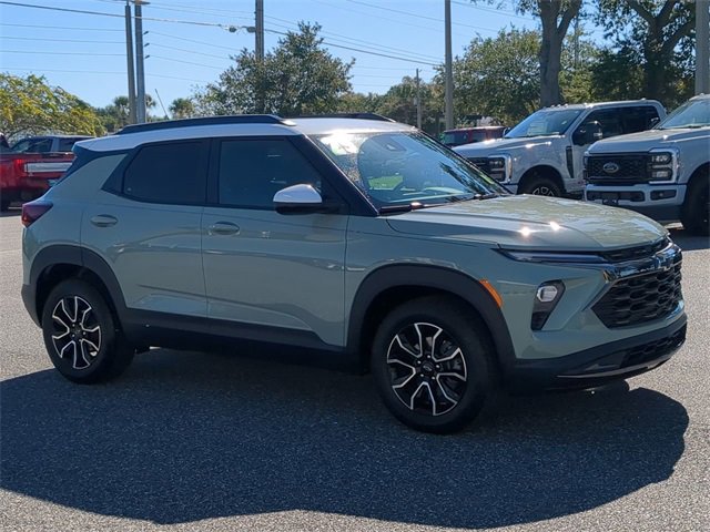 Used 2025 Chevrolet TrailBlazer ACTIV w/ Driver Confidence Package image 2