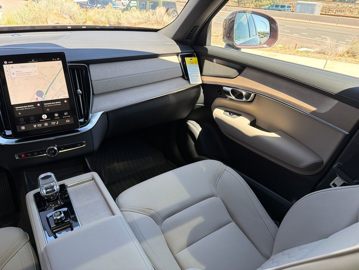 New 2026 Volvo XC90 T8 Plus w/ Protection Package Premier AWD/4WD image 4