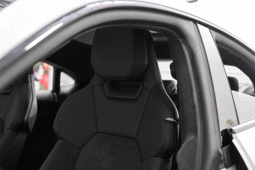 Used 2024 Audi e-tron GT Prestige image 33