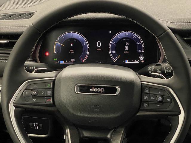 New 2026 Jeep Grand Cherokee Altitude image 17