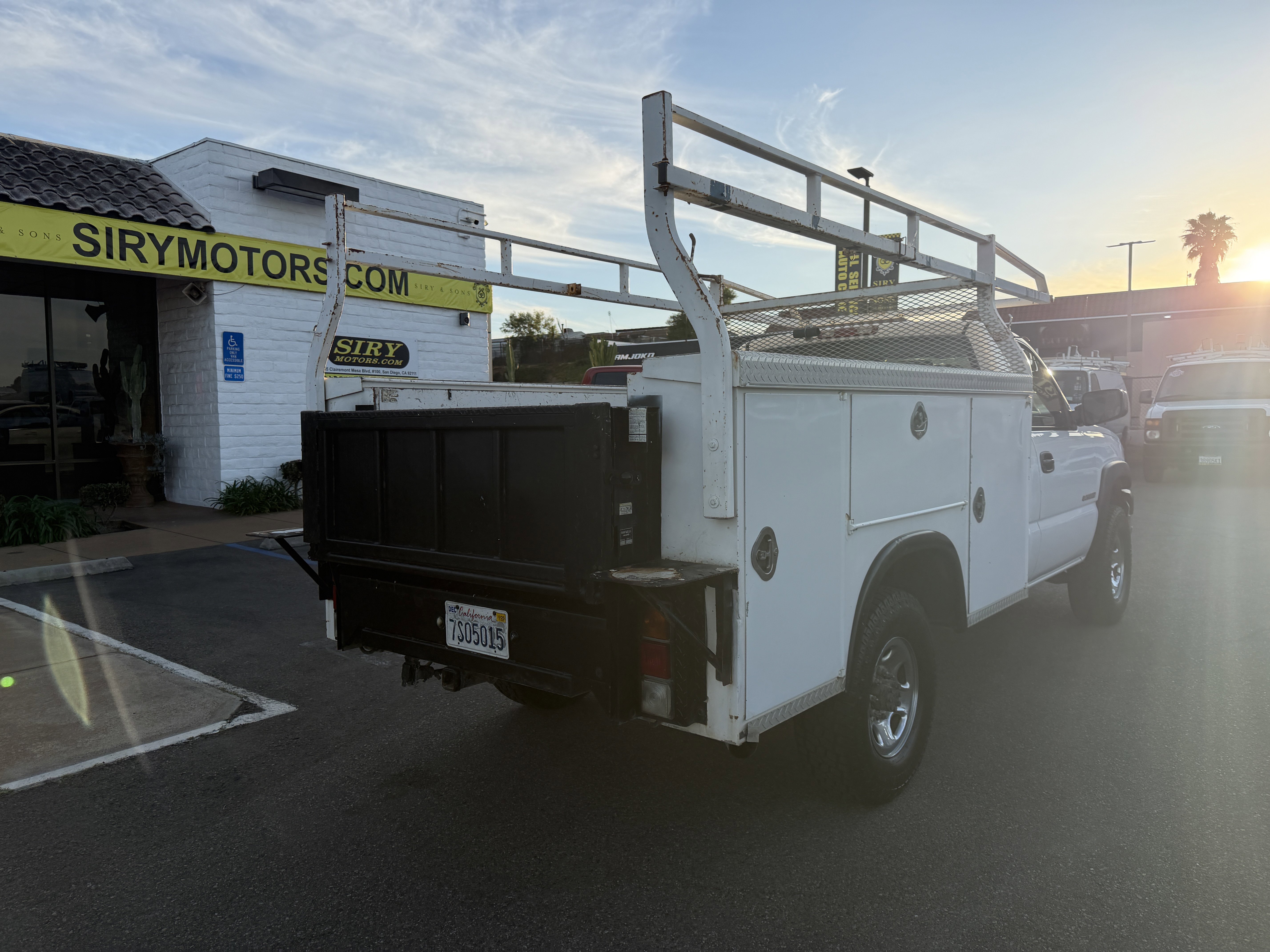 Used 2004 Chevrolet Silverado 2500 2WD Regular Cab image 3