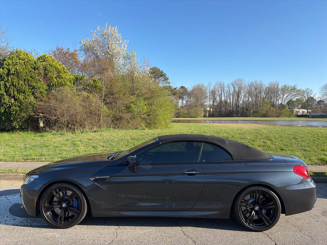 Used 2016 BMW M6 Convertible RWD image 2