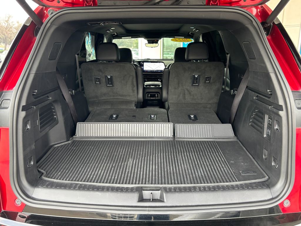 Used 2024 Chevrolet Traverse RS image 29