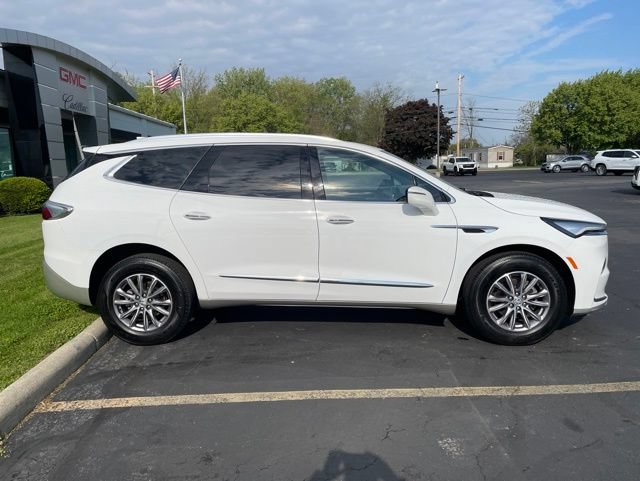 Used 2023 Buick Enclave Essence FWD image 10