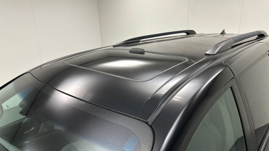 Used 2017 Toyota Sienna Limited image 11