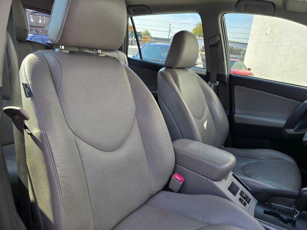 Used 2011 Toyota RAV4 Limited AWD/4WD image 11