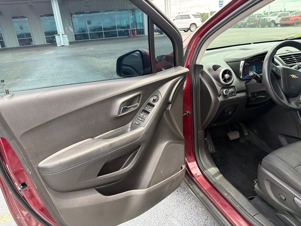 Used 2016 Chevrolet Trax LT FWD image 8