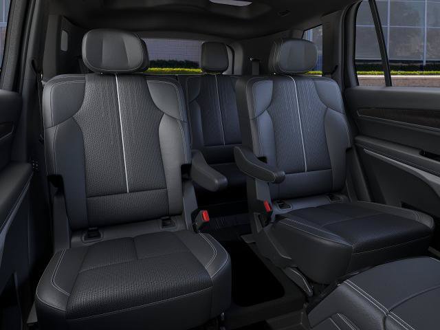 New 2027 Cadillac Vistiq Sport w/ LPO, Floor Liner Package AWD/4WD image 17